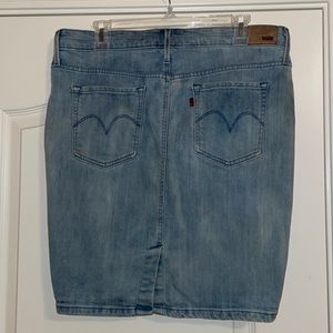 Levi’s denim skirt